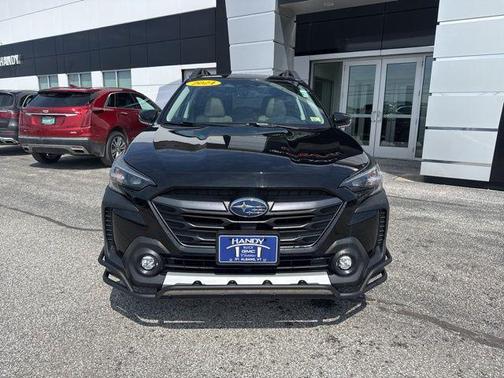 Crystal Black Silica 2024 Subaru Outback Limited