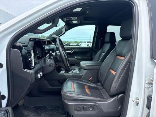 Summit White 2024 GMC Sierra 1500 AT4