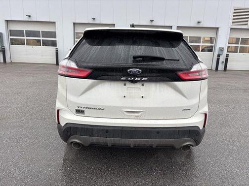 Star White Metallic Tri-Coat 2022 Ford Edge Titanium