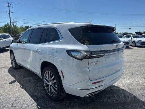 Iridescent White Tricoat 2026 Buick Enclave Avenir FWD