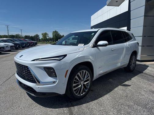 Iridescent White Tricoat 2026 Buick Enclave Avenir FWD