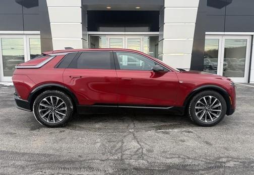 2024 Cadillac LYRIQ Sport