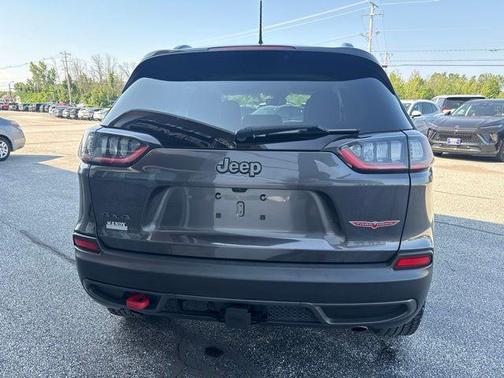 Granite Crystal Metallic Clearcoat 2022 Jeep Cherokee Trailhawk