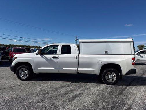 Super White 2019 Toyota Tundra SR