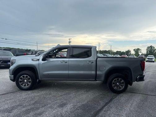 Sterling Metallic 2024 GMC Sierra 1500 AT4