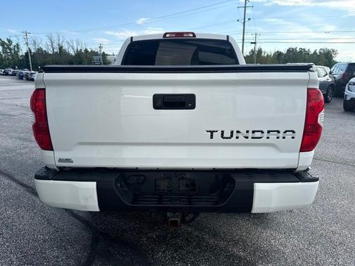 Super White 2018 Toyota Tundra SR5