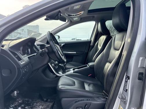 2015 Volvo XC60 T5 Premier