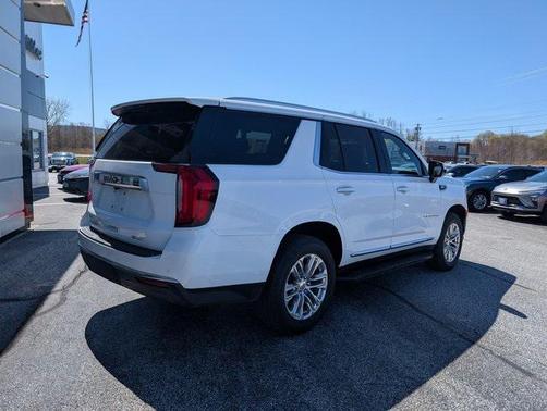 2022 GMC Yukon SLT