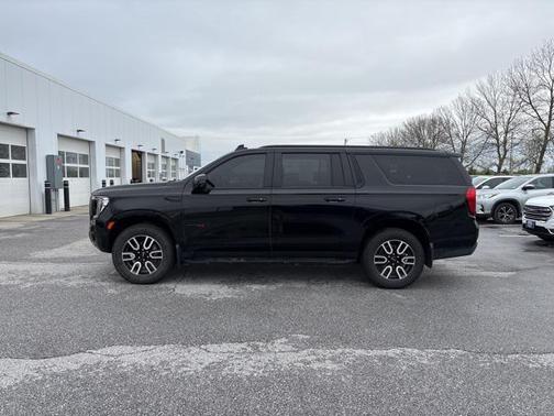2024 GMC Yukon XL 4WD AT4