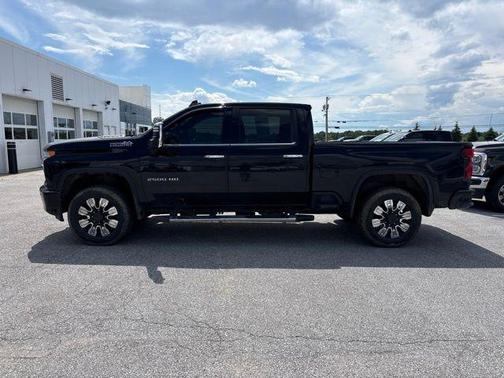 Black 2022 Chevrolet Silverado 2500 High Country