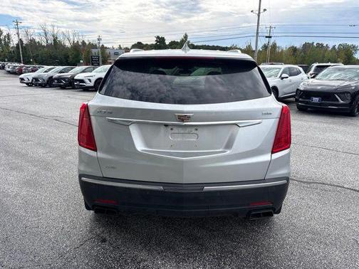 Radiant Silver Metallic 2018 Cadillac XT5 Luxury