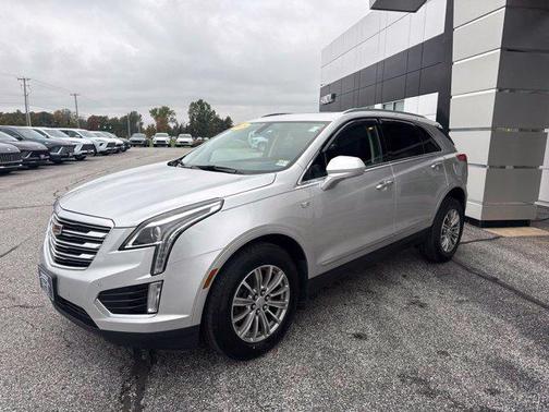 Radiant Silver Metallic 2018 Cadillac XT5 Luxury