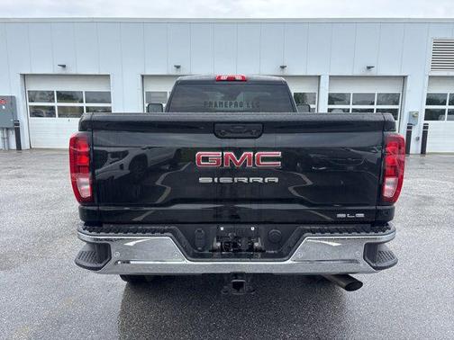 Onyx Black 2025 GMC Sierra 3500 SLE