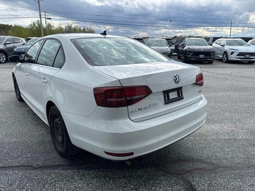 White 2017 Volkswagen Jetta 1.4T SE