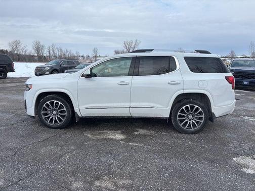 2022 GMC Acadia Denali