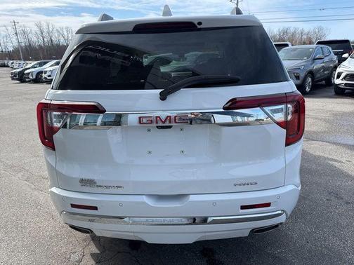 2022 GMC Acadia Denali