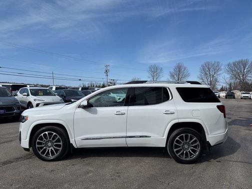 2022 GMC Acadia Denali