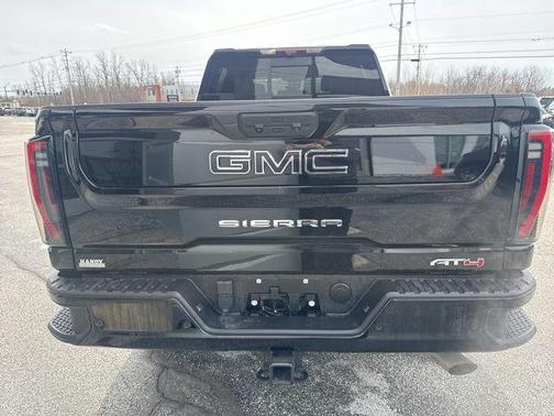Onyx Black 2024 GMC Sierra 2500 AT4