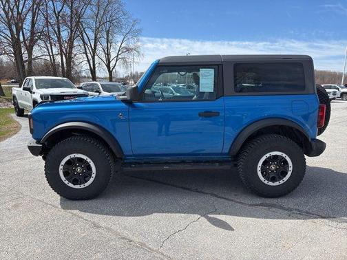 Velocity Blue Metallic 2024 Ford Bronco Black Diamond