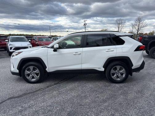 2024 Toyota RAV4 Hybrid LE