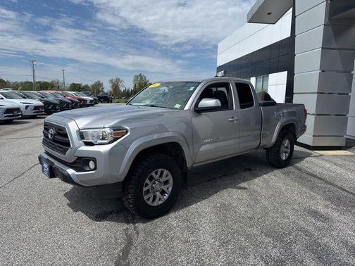 Silver Sky Metallic 2017 Toyota Tacoma SR5