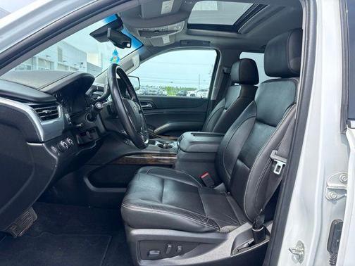 Summit White 2020 Chevrolet Suburban LT