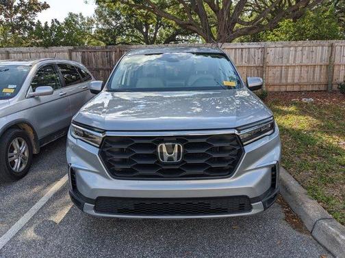 Silver 2024 Honda Pilot EX-L
