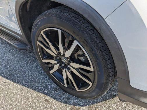 Platinum White Pearl 2022 Honda Pilot Touring 7-Passenger