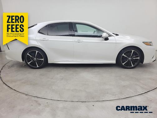 White 2018 Toyota Camry XSE