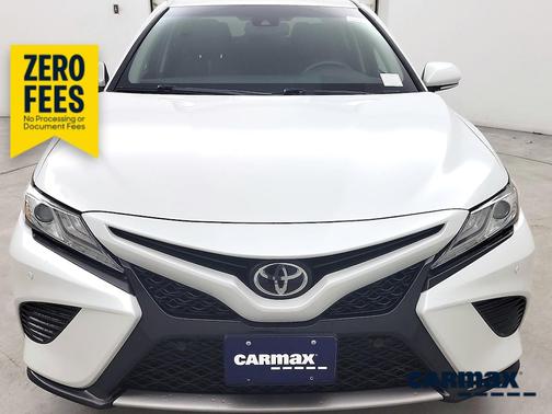 White 2018 Toyota Camry XSE