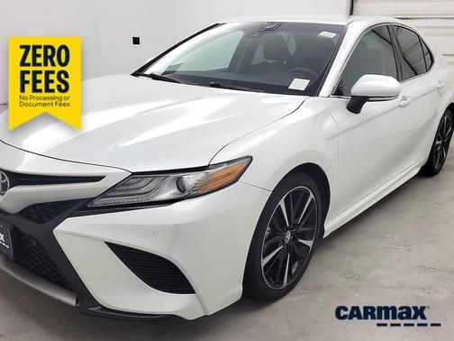 White 2018 Toyota Camry XSE