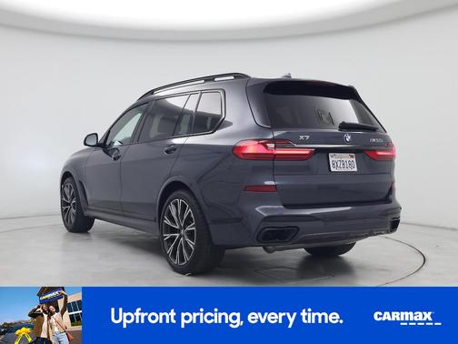 Gray 2022 BMW X7 M50i