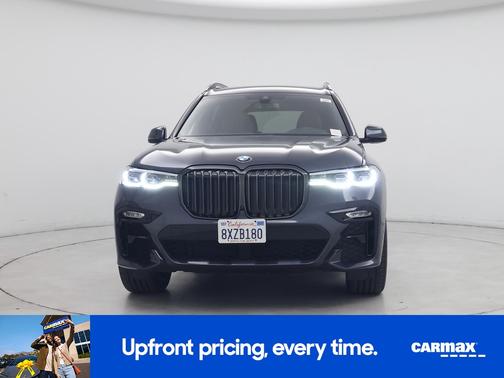 Gray 2022 BMW X7 M50i