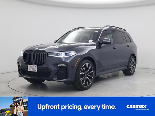 Gray 2022 BMW X7 M50i