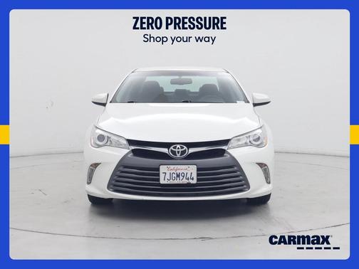 White 2015 Toyota Camry XLE