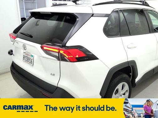 2021 Toyota RAV4 LE