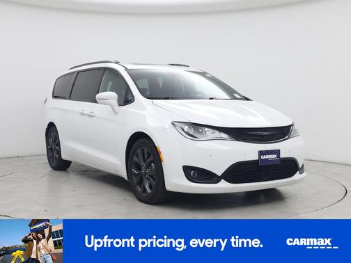 White 2019 Chrysler Pacifica Limited