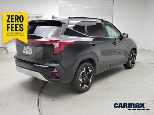 Black 2024 Kia Seltos EX
