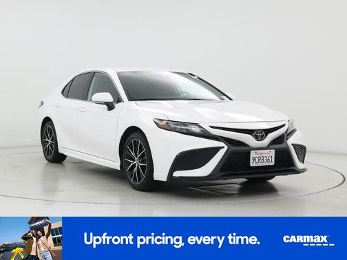 White 2023 Toyota Camry SE