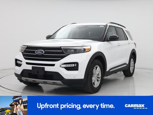 White 2023 Ford Explorer XLT