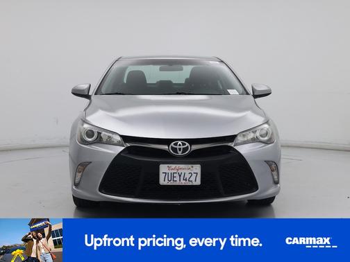 Silver 2017 Toyota Camry SE