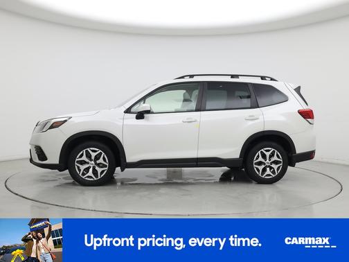 White 2023 Subaru Forester Premium