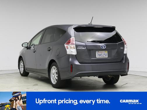 2017 Toyota Prius v Five