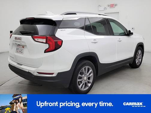 White 2022 GMC Terrain SLT