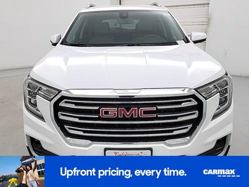 White 2022 GMC Terrain SLT