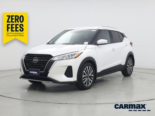 White 2022 Nissan Kicks SV