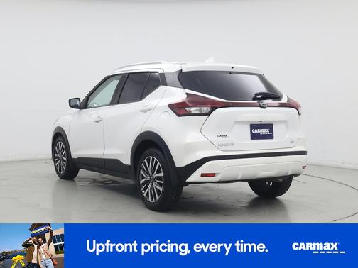 White 2022 Nissan Kicks SV
