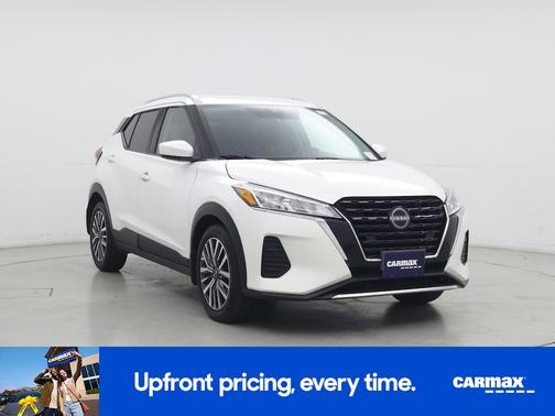 White 2022 Nissan Kicks SV