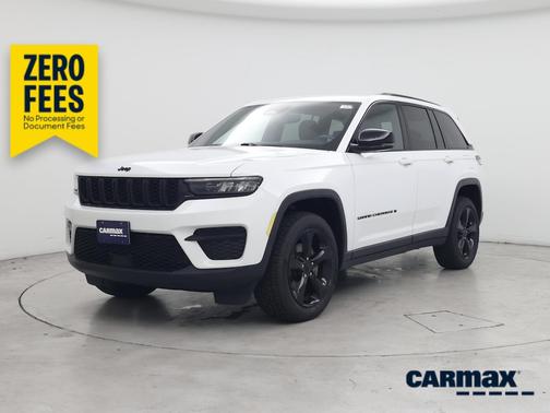 White 2022 Jeep Grand Cherokee Altitude