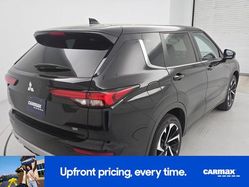 Black 2024 Mitsubishi Outlander SE